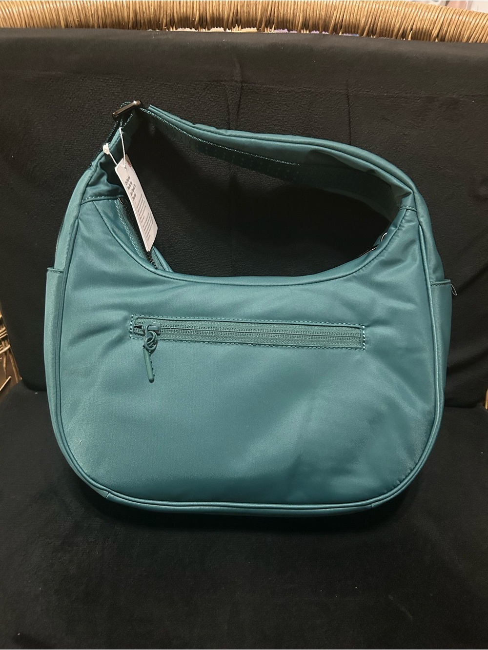 Lululemon NWT Dark Marina City Essentials Shoulder Bag - Picture 2 of 3